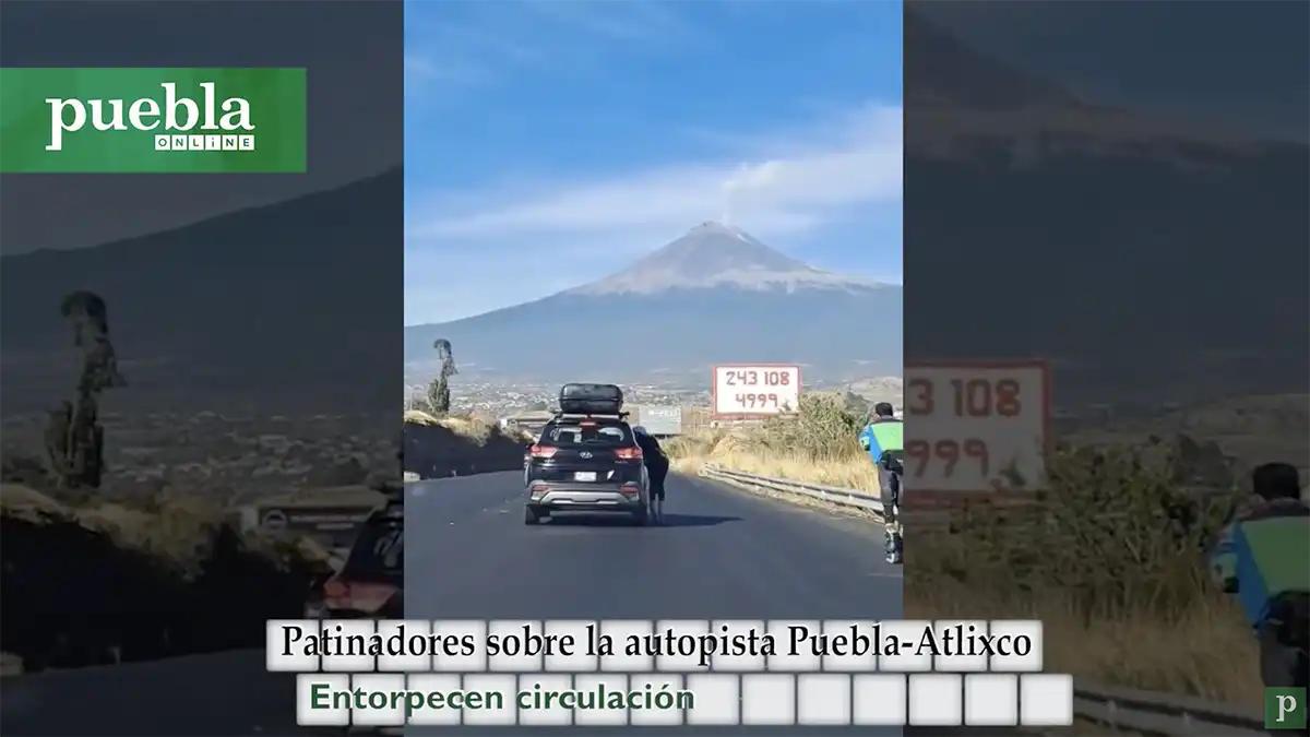 Patinadores sobre la autopista Puebla-Atlixco entorpecen circulación